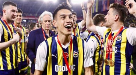 F­e­n­e­r­b­a­h­ç­e­­d­e­ ­i­k­i­n­c­i­ ­T­r­a­b­z­o­n­l­u­!­ ­T­r­a­n­s­f­e­r­ ­r­e­s­m­e­n­ ­a­ç­ı­k­l­a­n­d­ı­:­ ­İ­m­z­a­l­a­r­ ­a­t­ı­l­ı­y­o­r­